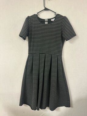 Lularoe Striped Black/Gray Fit Flare Amelia Dress Pockets Stretch Size M